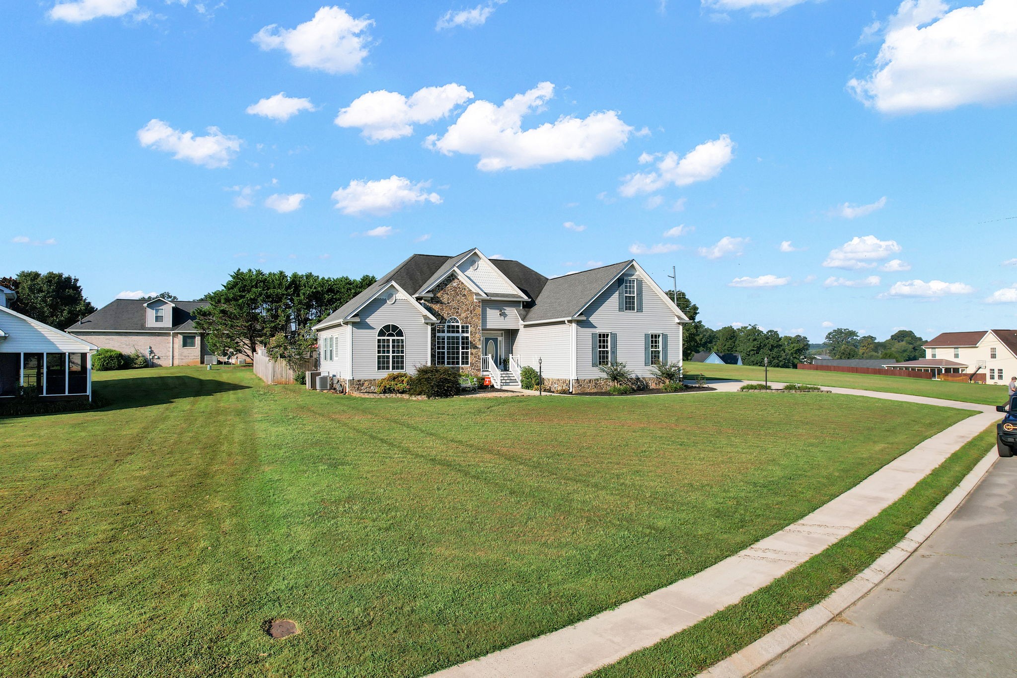 149 Candice Dr, NE