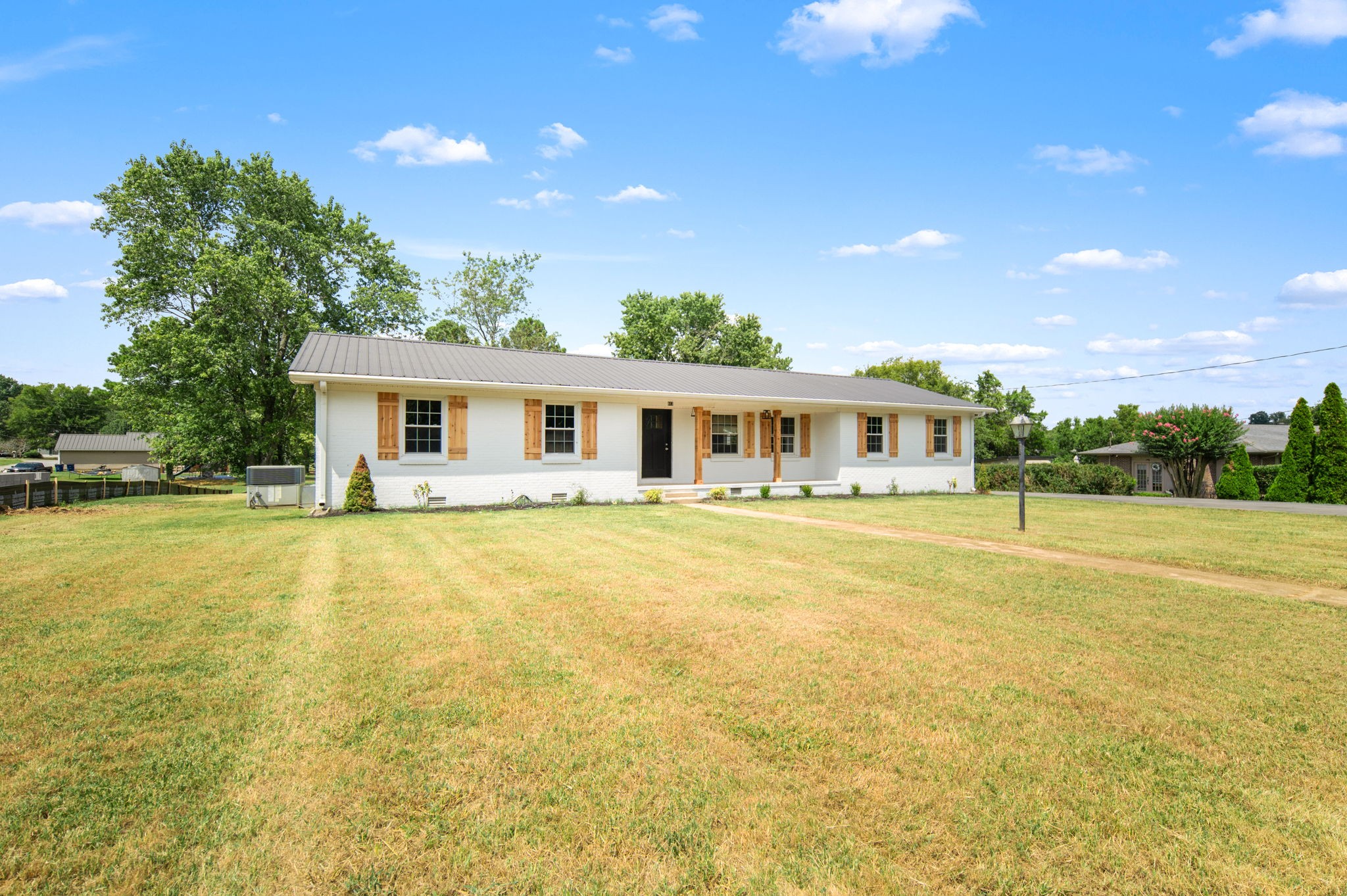 813 Brookhaven Cir