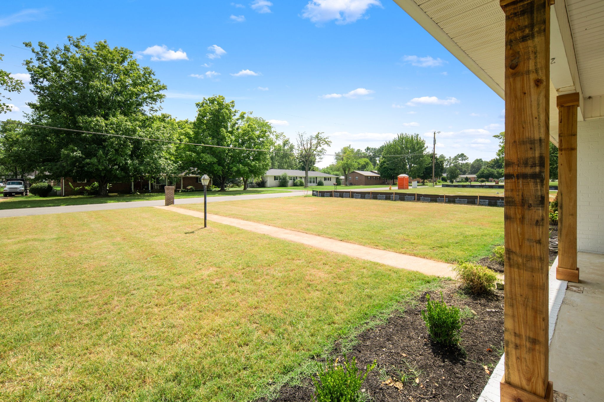 813 Brookhaven Cir