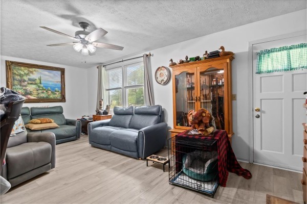 4135 Highway 70, E