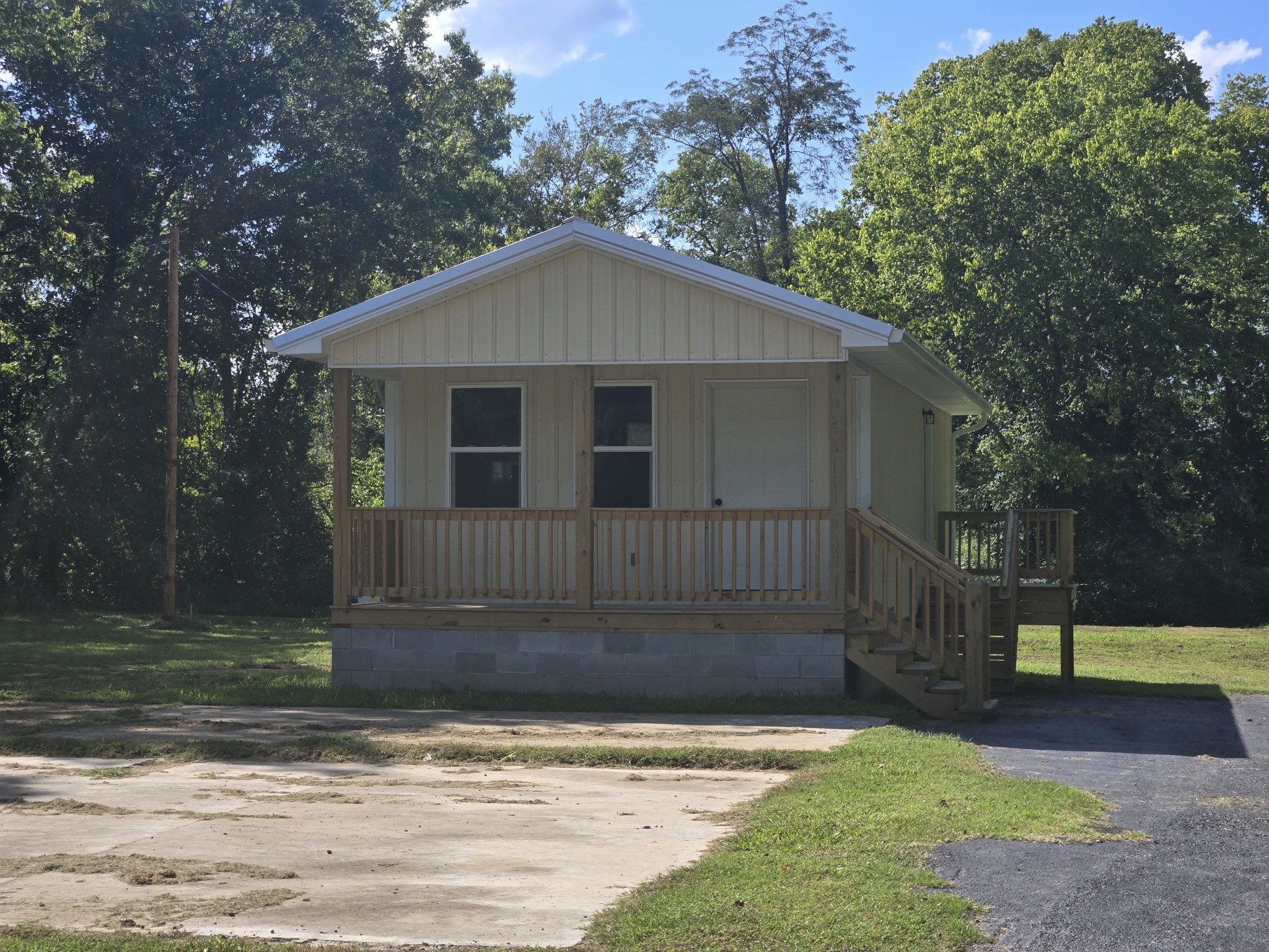 105 Fairground Dr