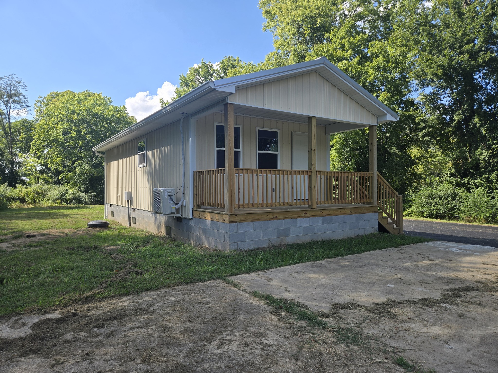 105 Fairground Dr