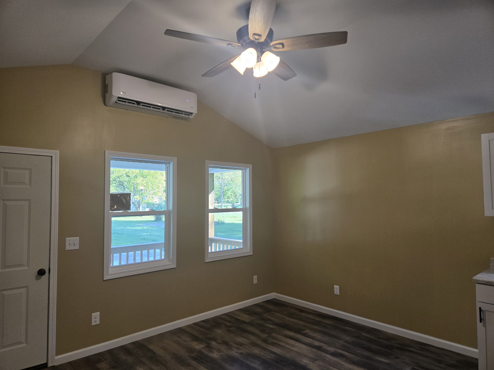 105 Fairground Dr