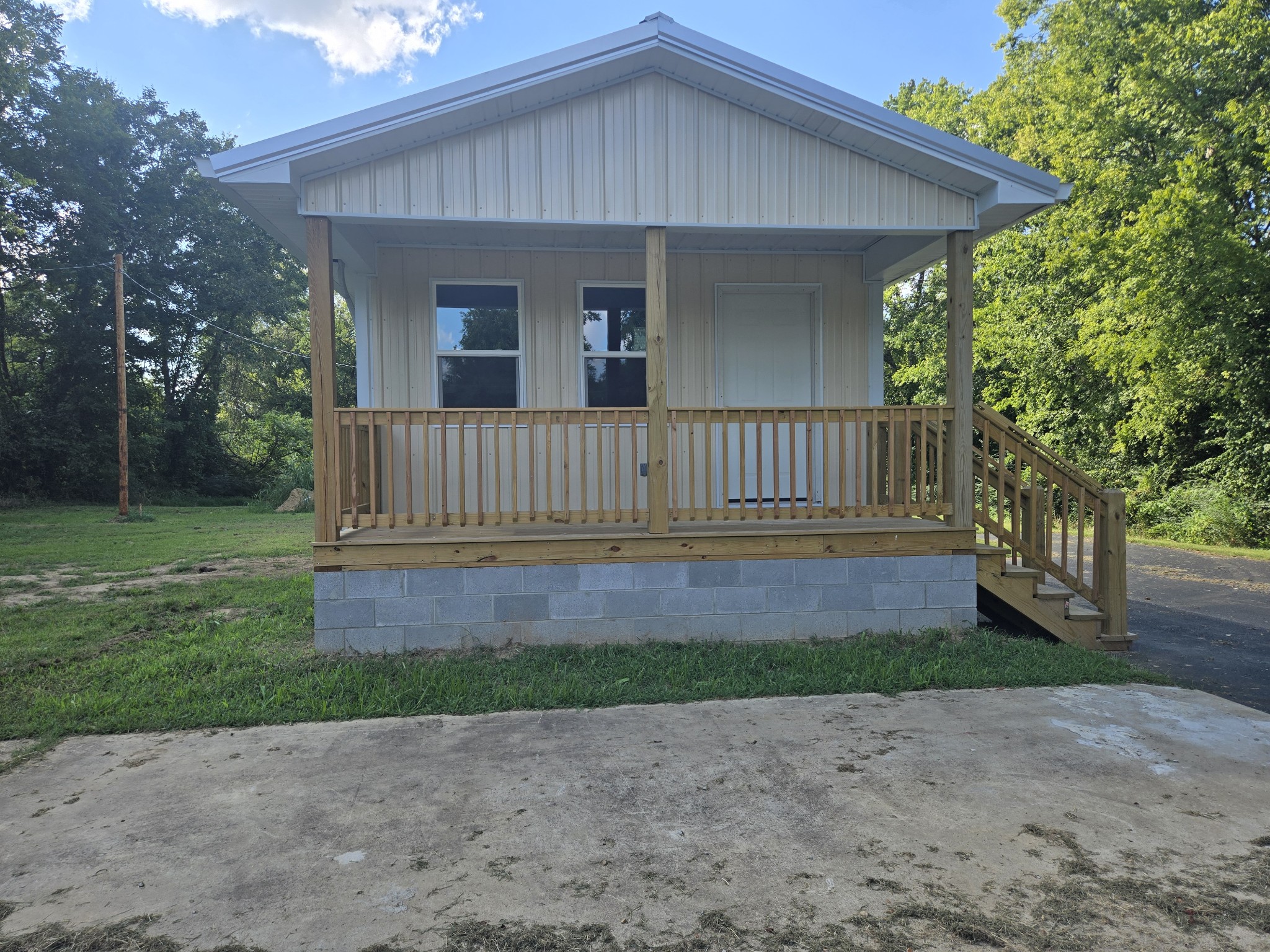 105 Fairground Dr