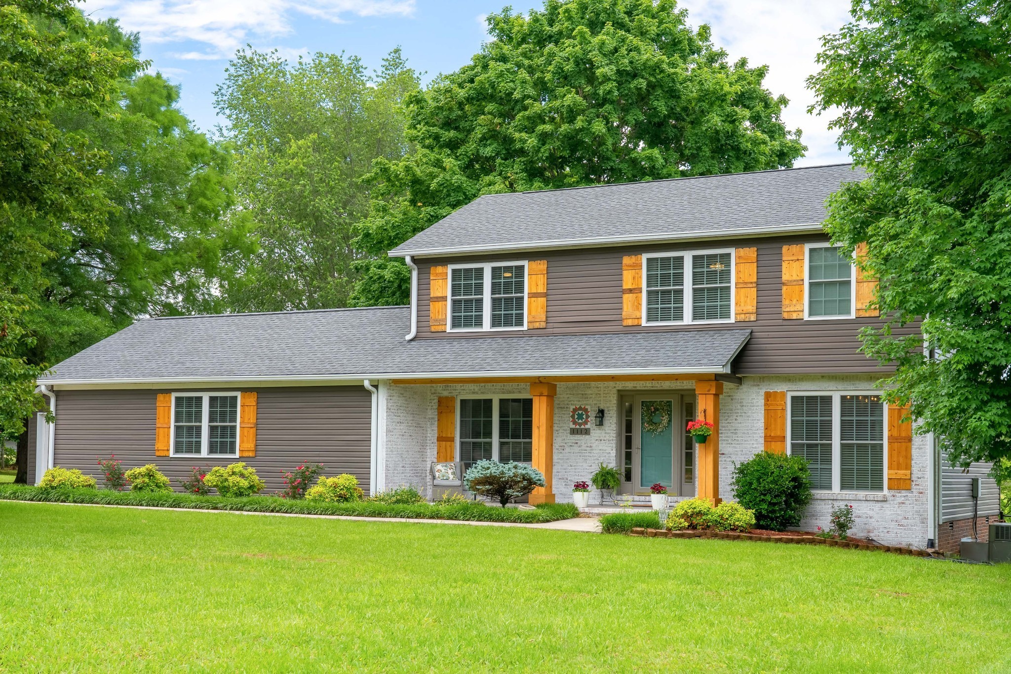 1112 Belmont Dr