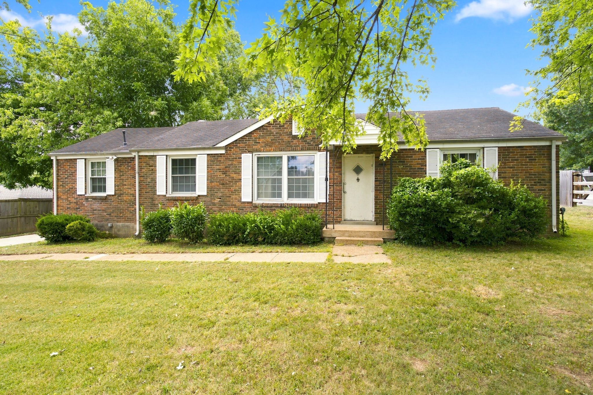 511 Brentlawn Dr