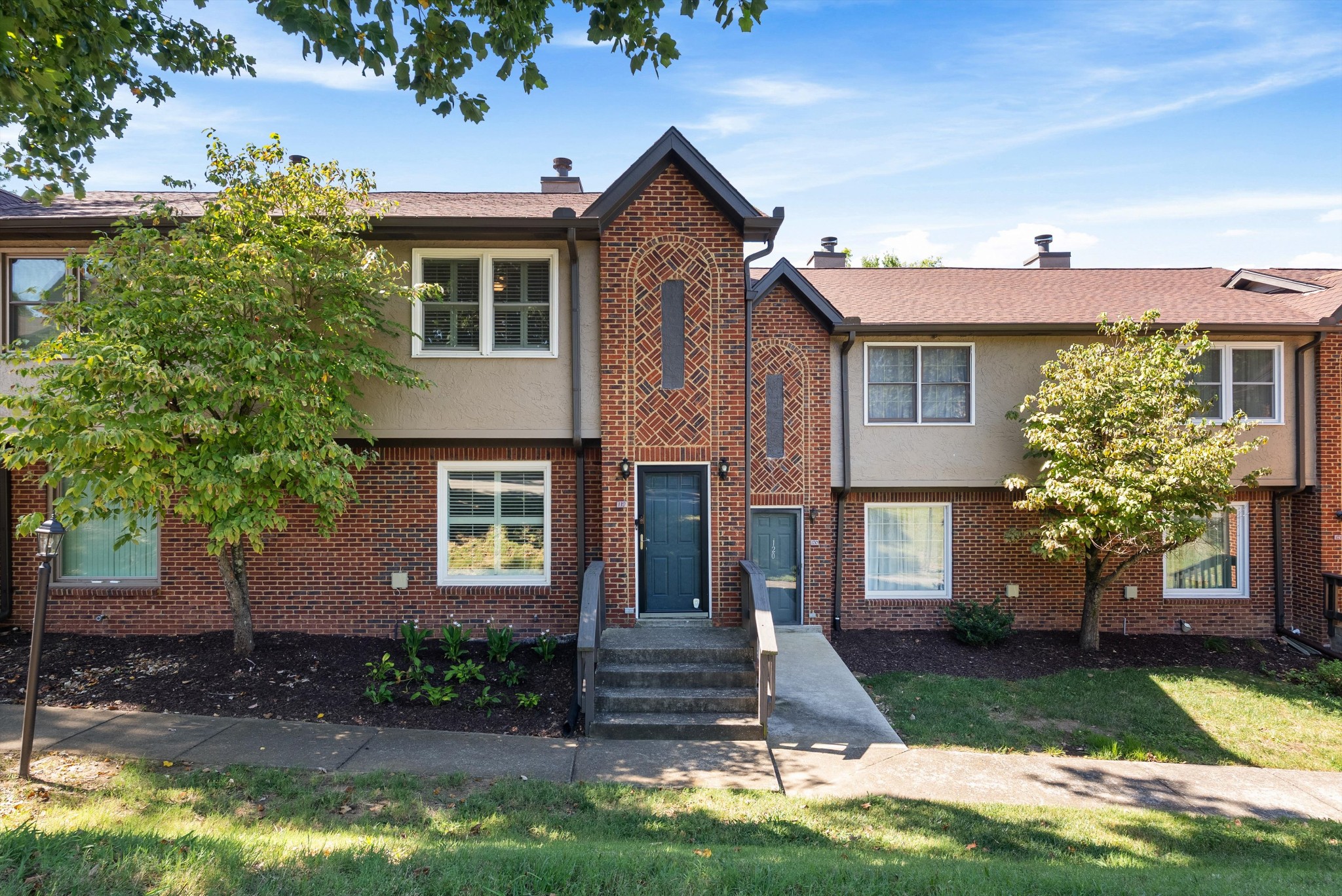 119 Highland Villa Dr