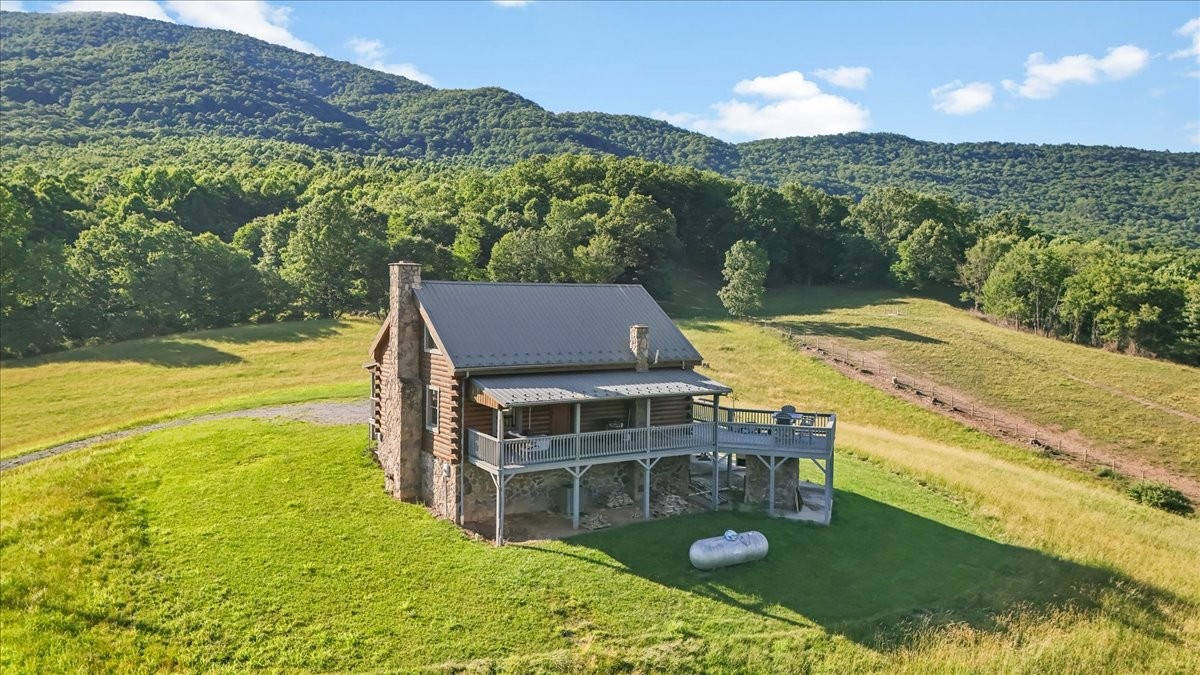 490 Mountain Springs Rd