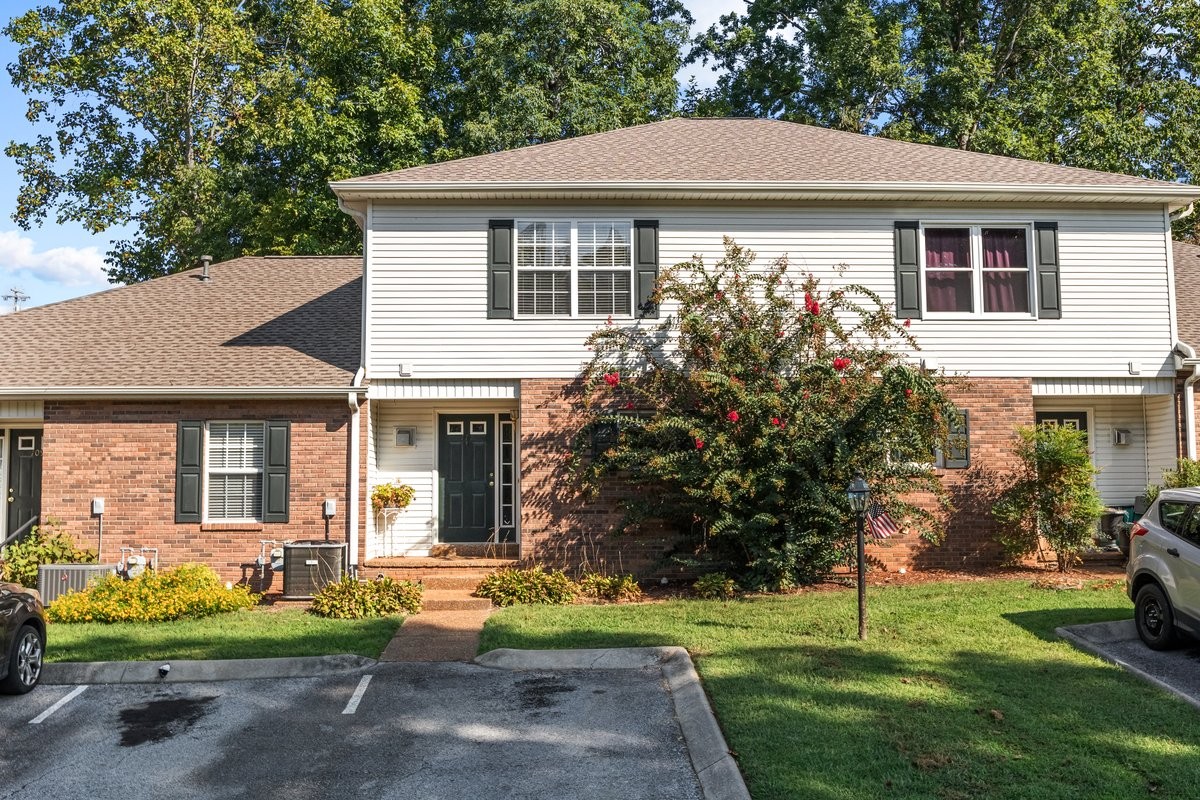 111 Eastdale Ln