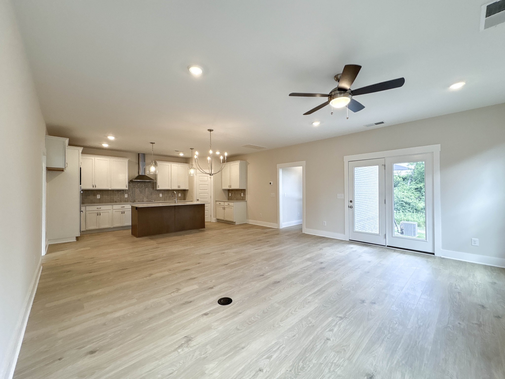 2015 Horseshoe Cir