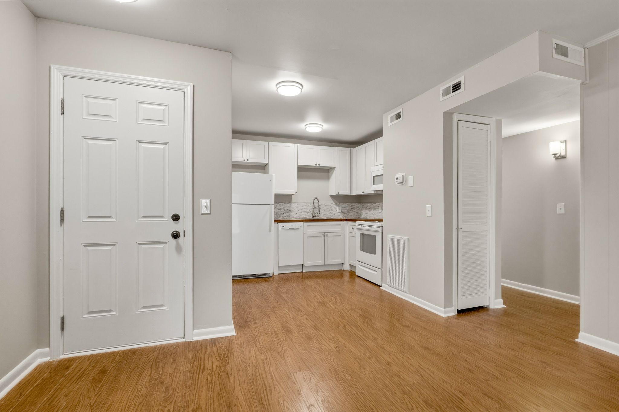 555 N DuPont Ave