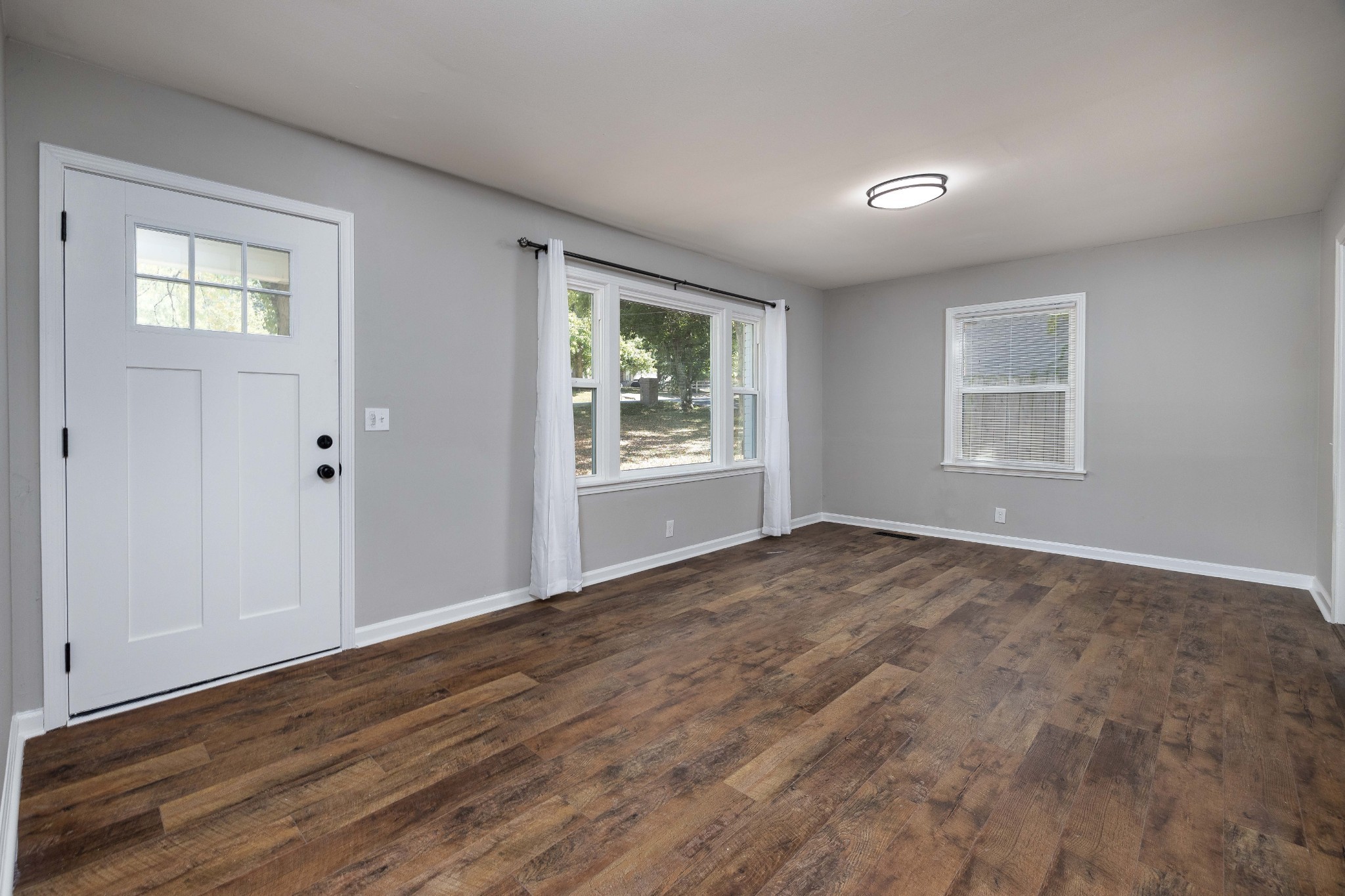 3607 Sabre Dr