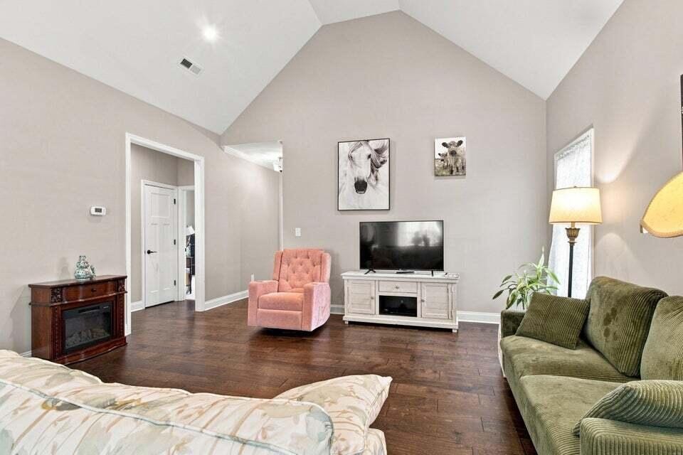 1271 Norman Chapel Road, NW