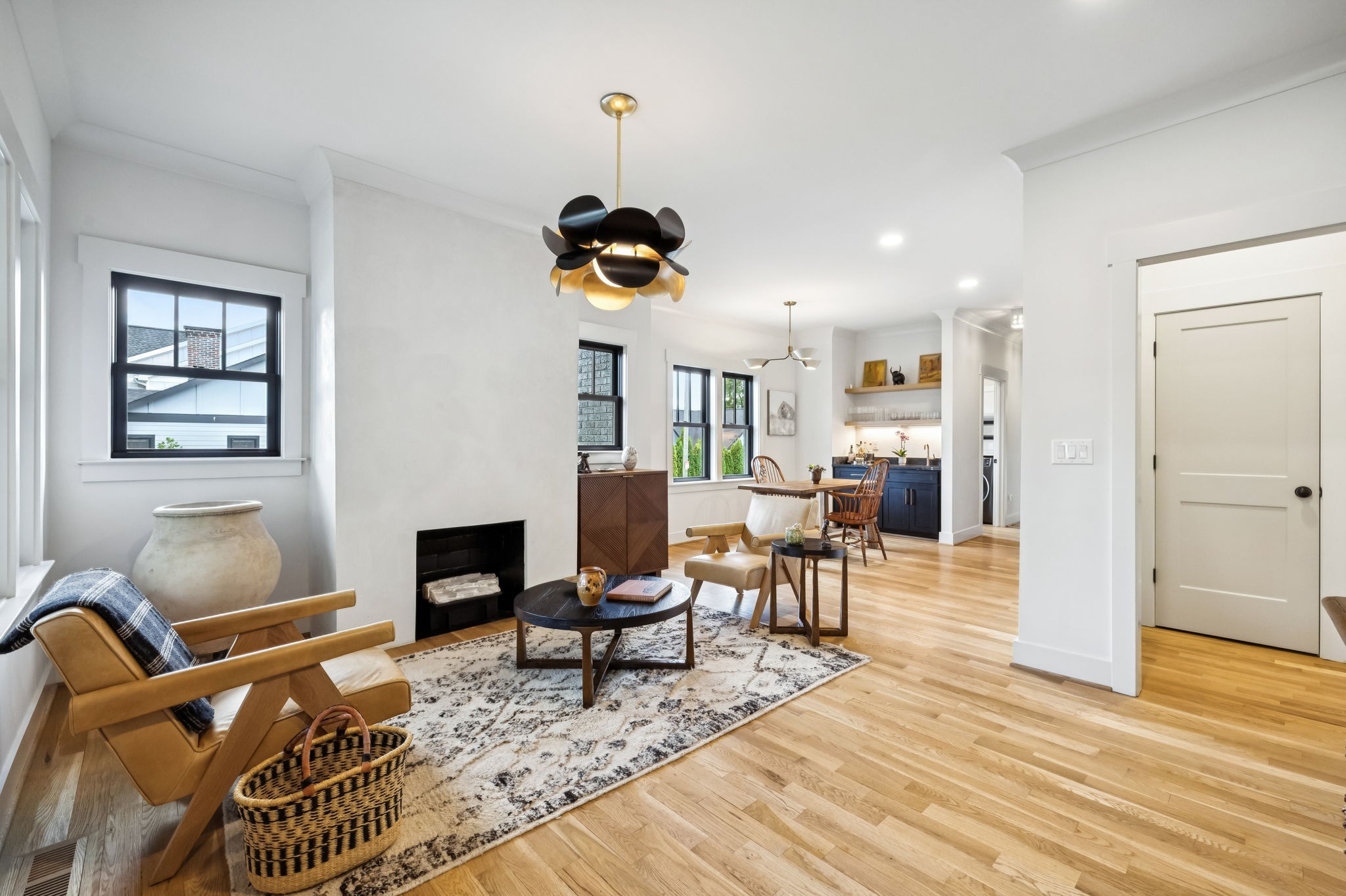 1101 Montrose Ave