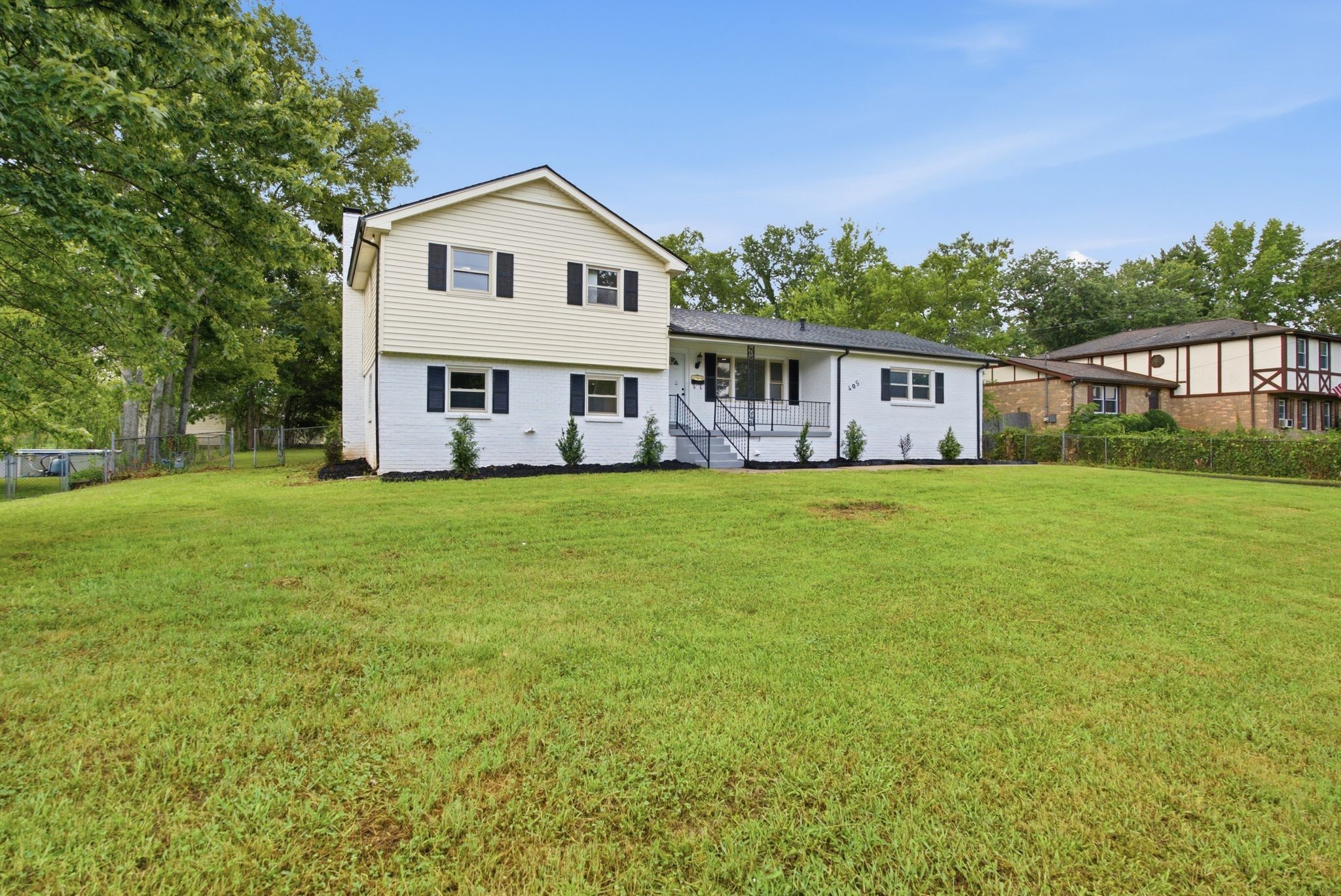 405 Beechwood Ct