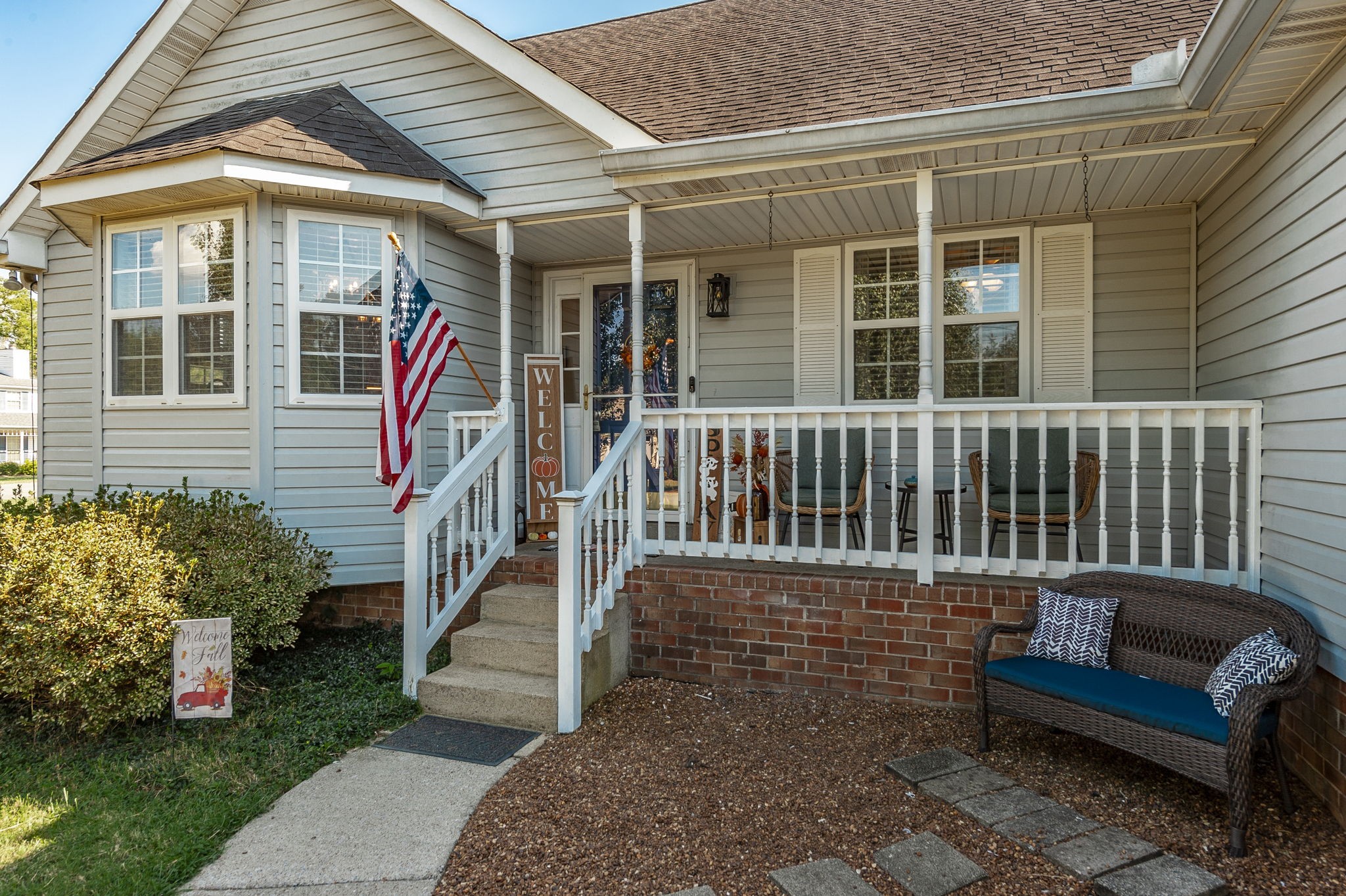 1026 Waters Edge Cir