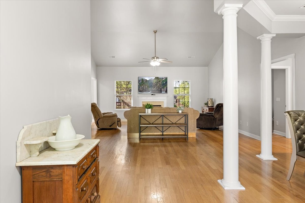 704 Sherbrooke Ct
