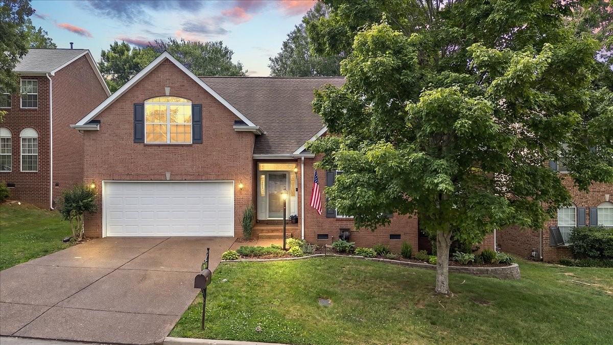 704 Sherbrooke Ct