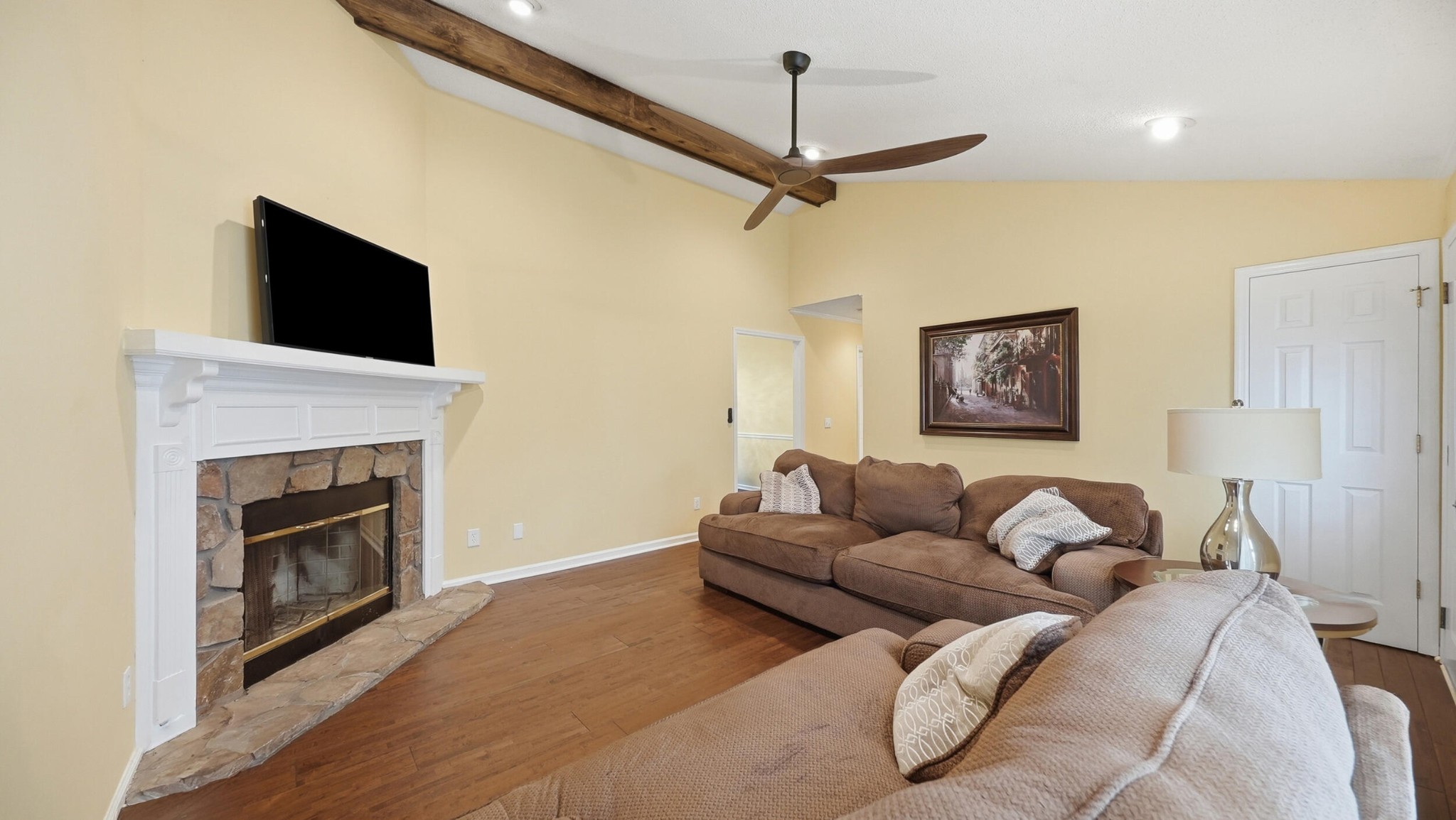 8231 Troubadour Way