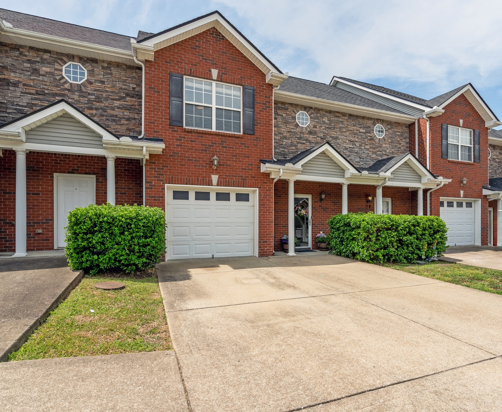 302 Villa Cir