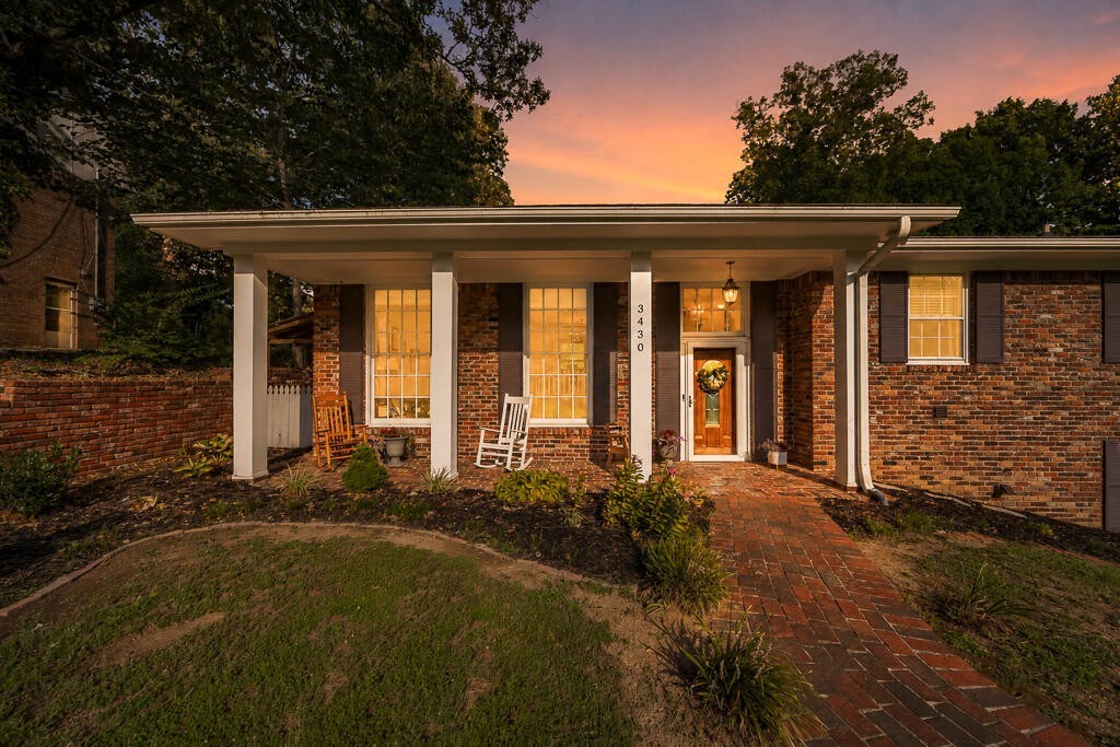 3430 Dogwood Trail, NW
