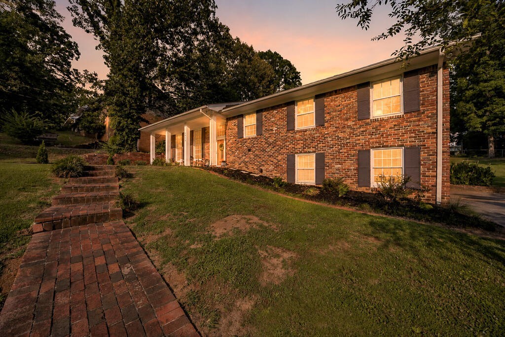 3430 Dogwood Trail, NW