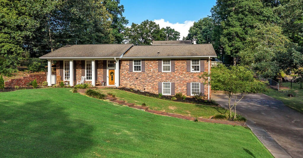 3430 Dogwood Trail, NW