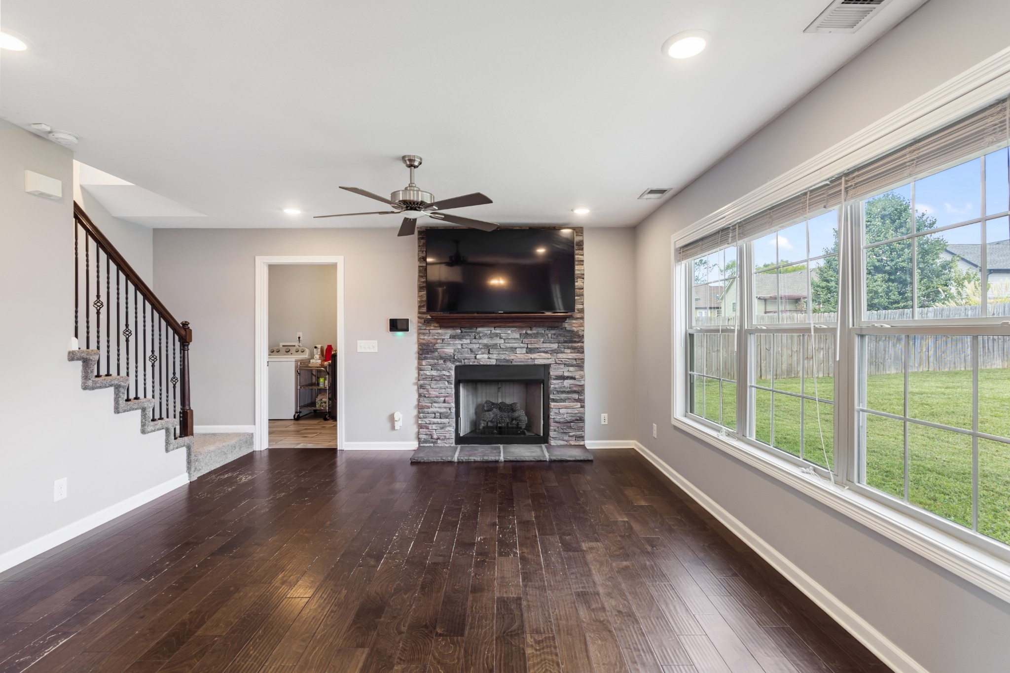 571 Tracy Ln