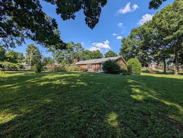215 Williamsburg Cir