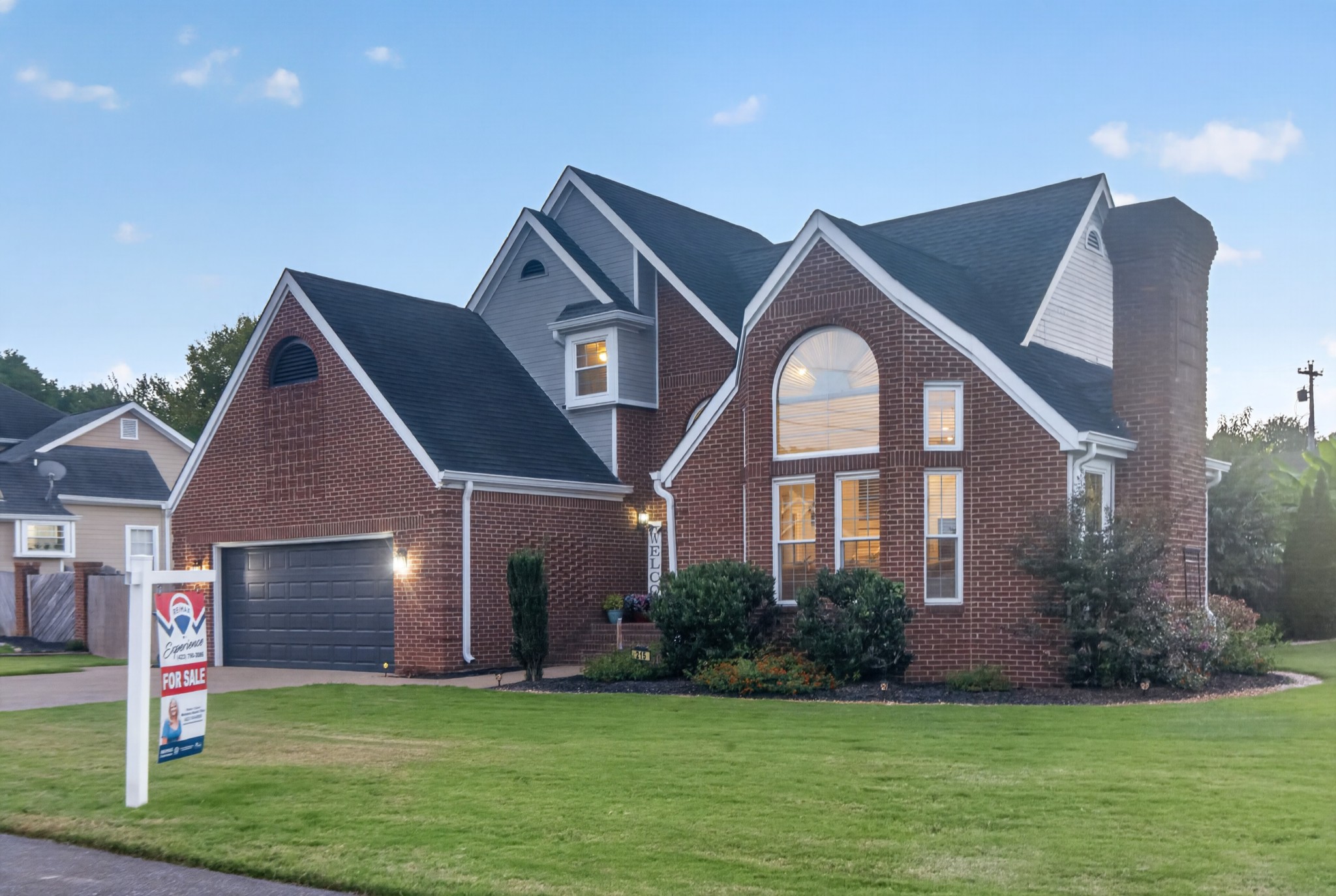 215 Hunters Run Cir, NW