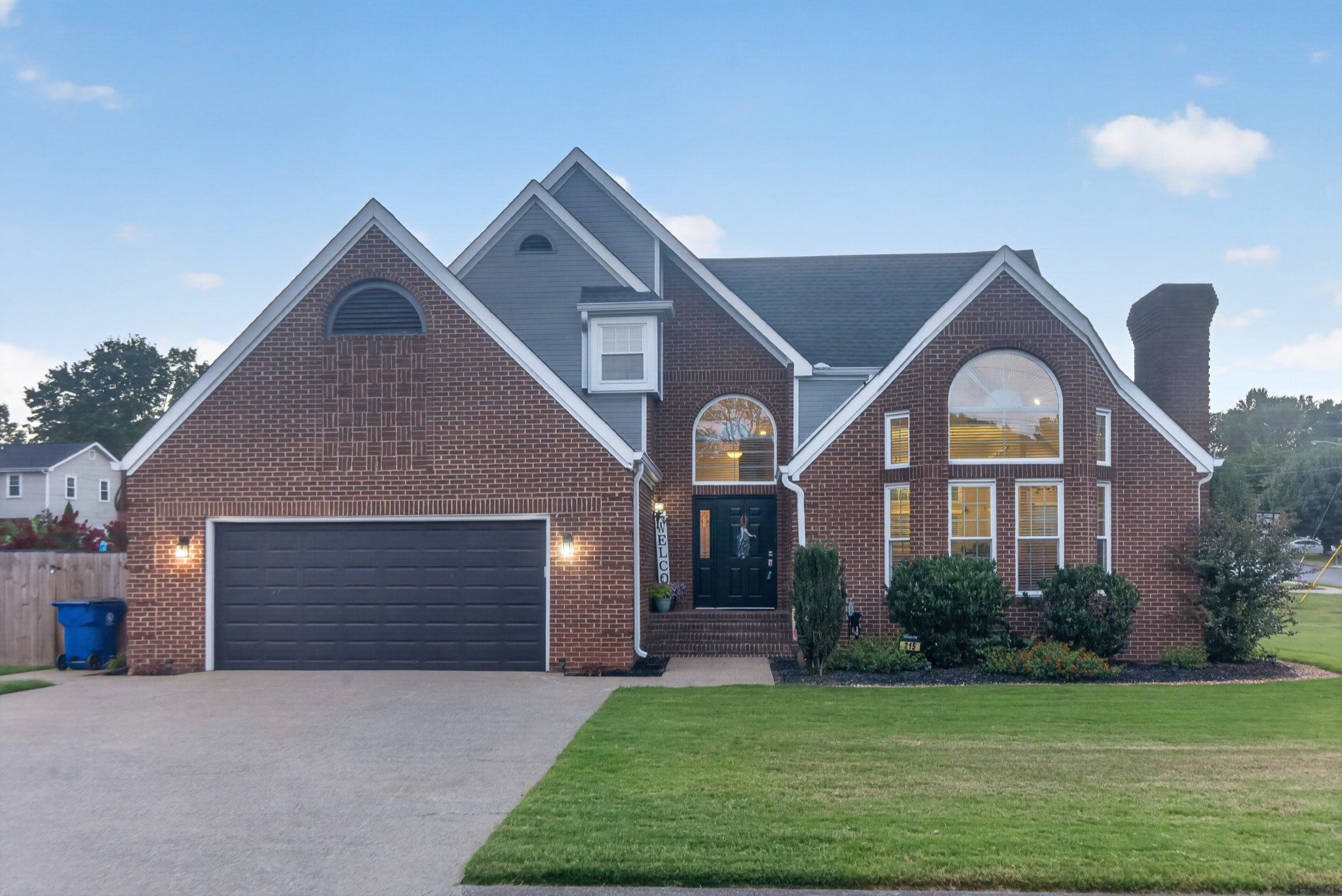 215 Hunters Run Cir, NW