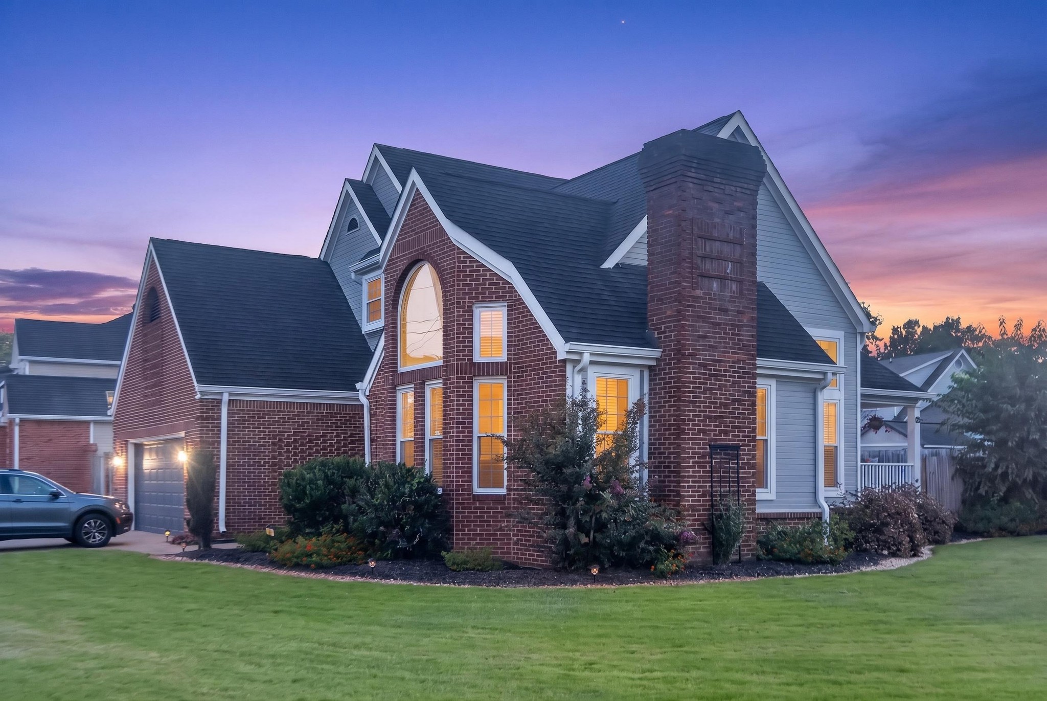 215 Hunters Run Cir, NW