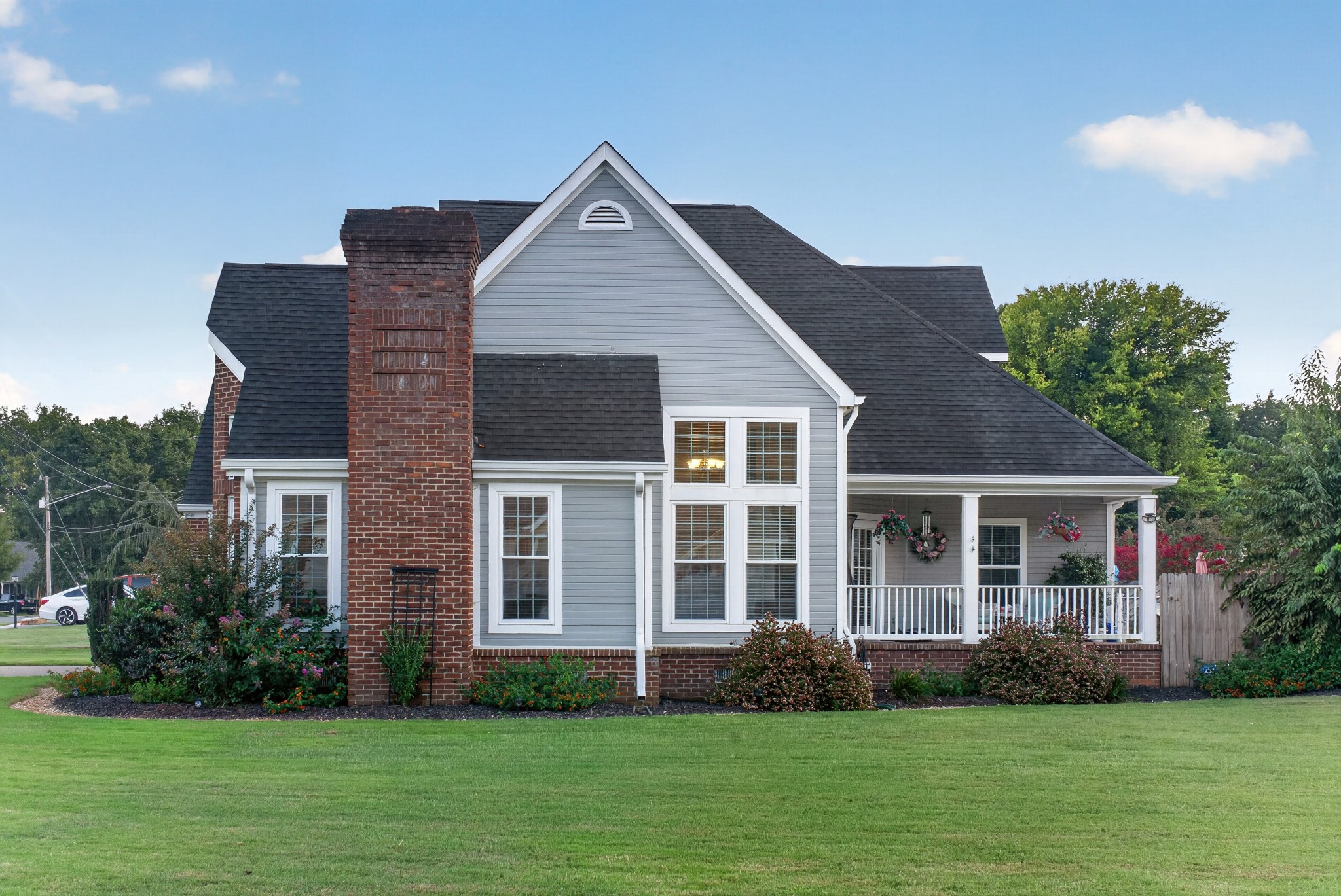 215 Hunters Run Cir, NW