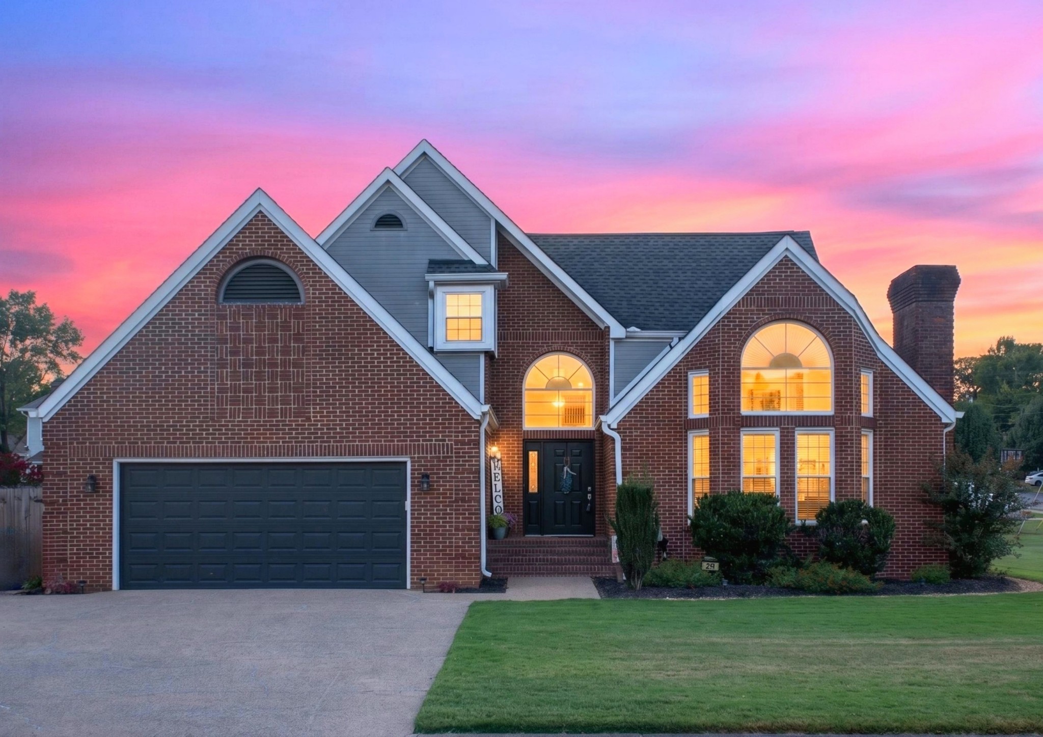 215 Hunters Run Cir, NW