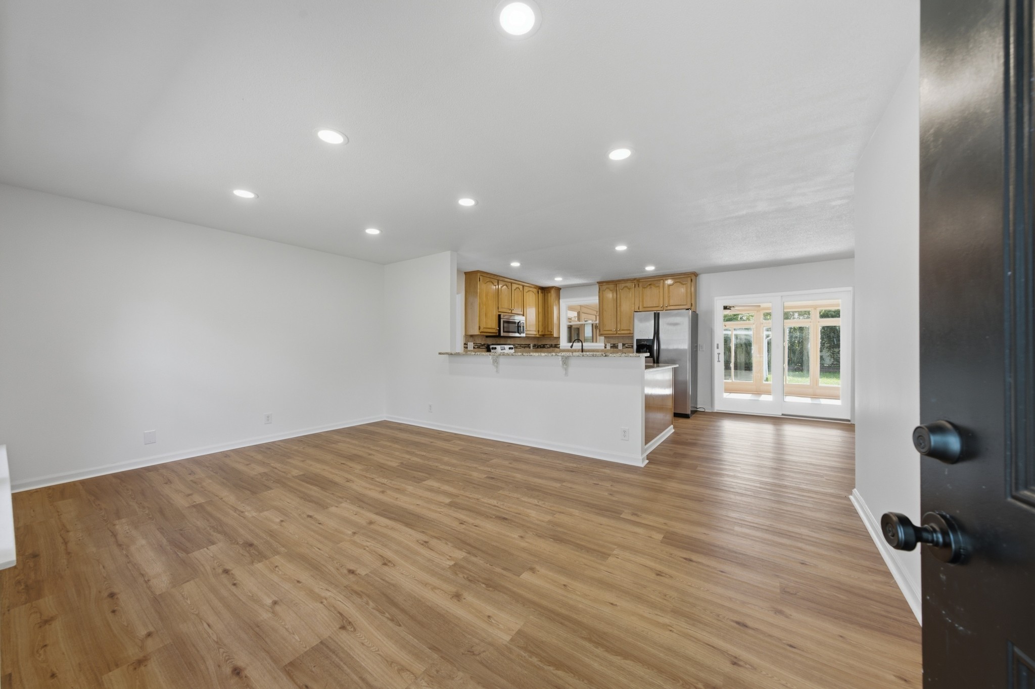 112 James Dr