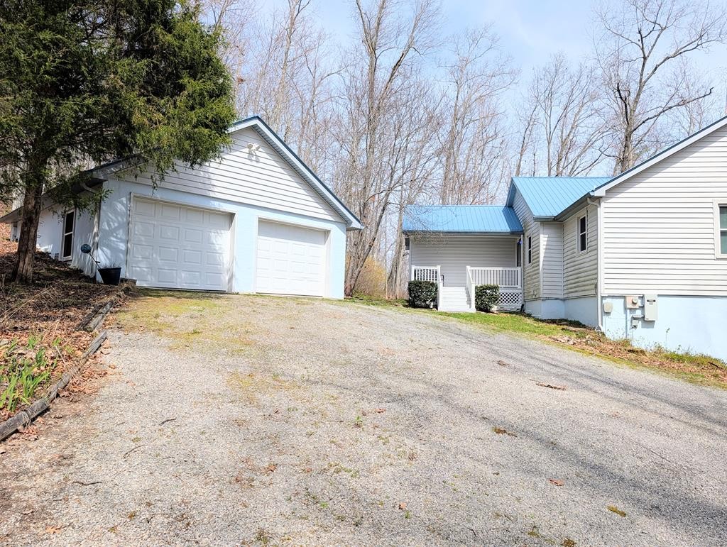 446 E Cove Rd