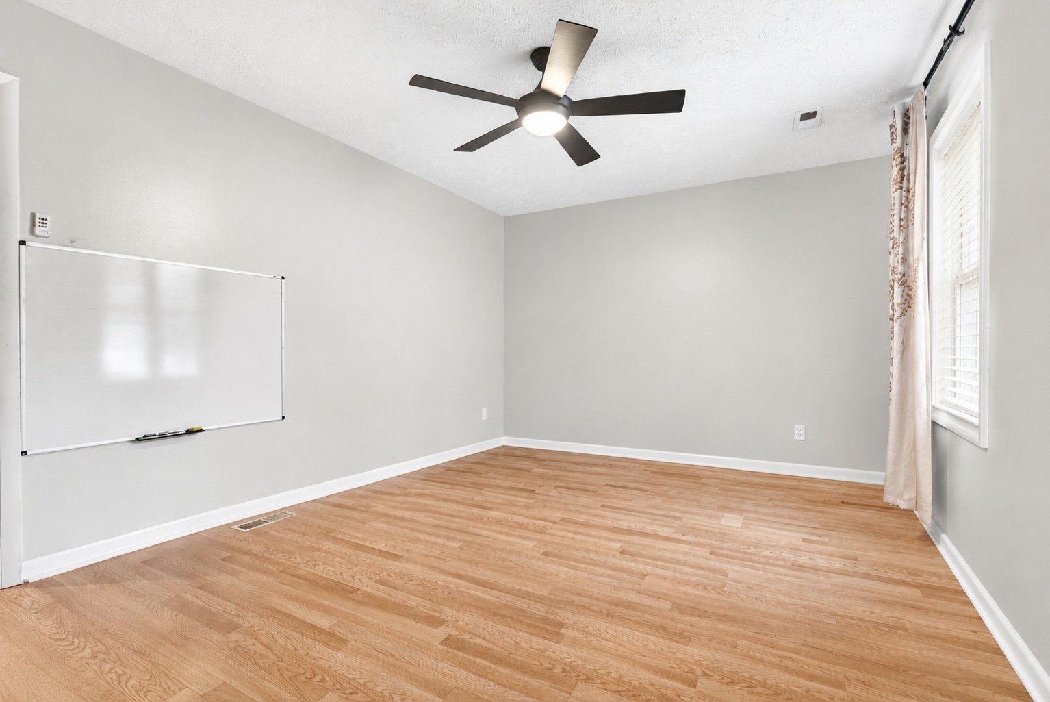 1593 Boxcroft Ct