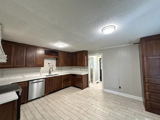 27 ROSEWOOD DR