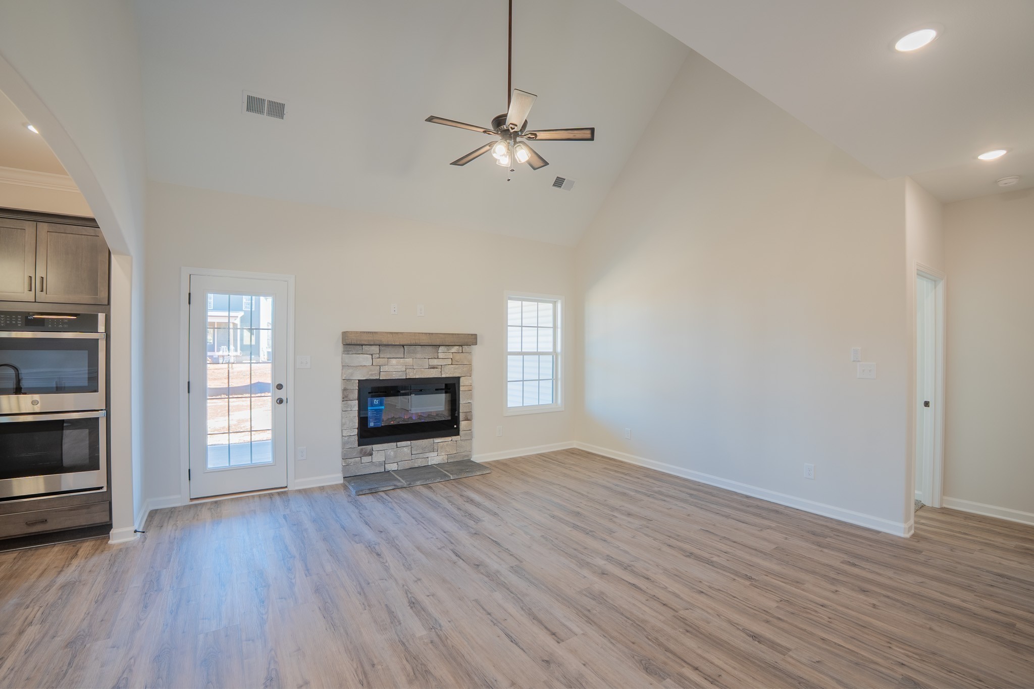 242 Autumnwood Farms