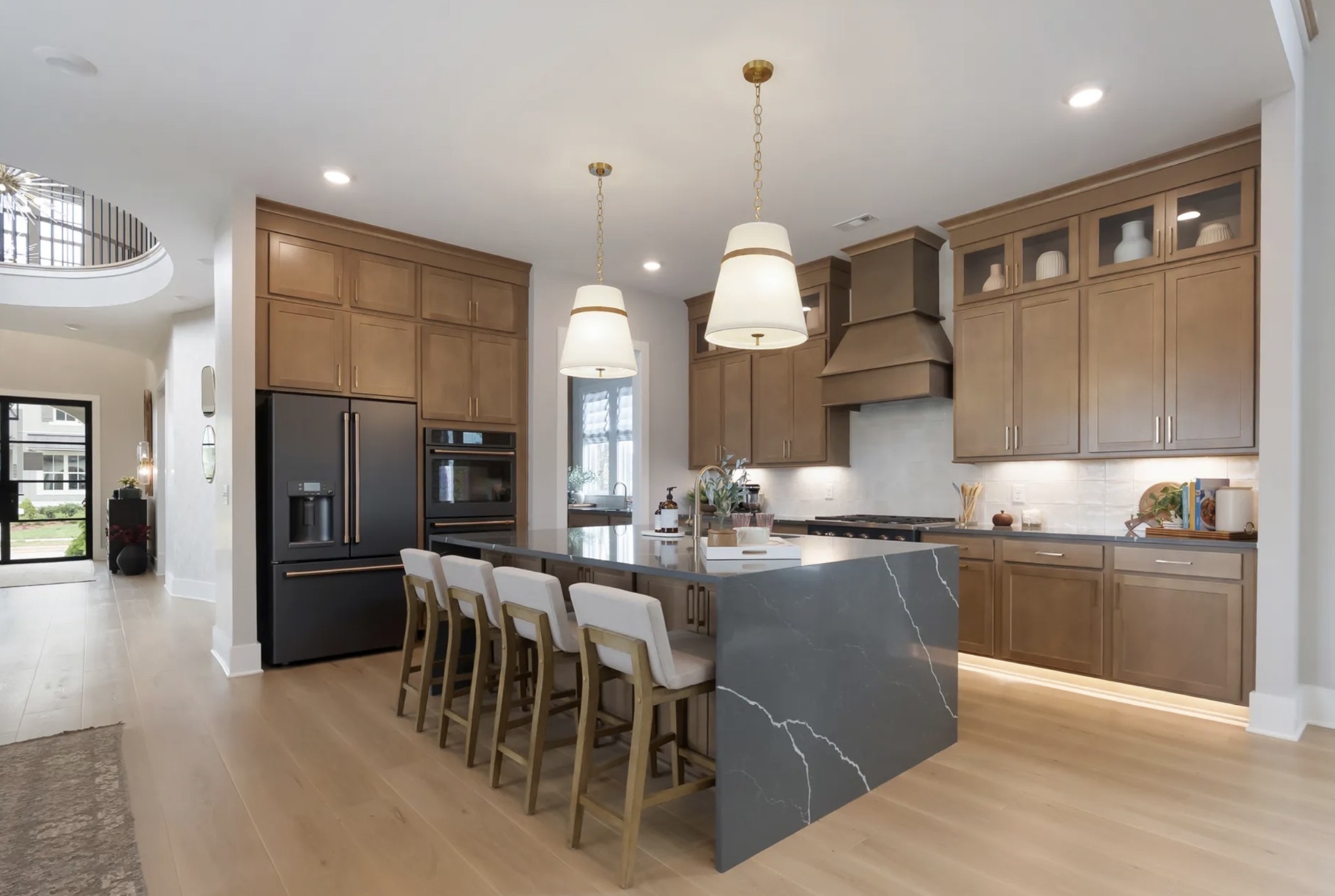 814 Saint Clair Ave