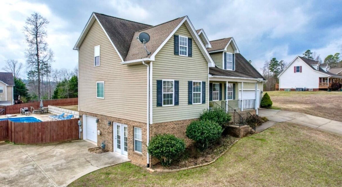 264 Brook Hollow Dr, SE