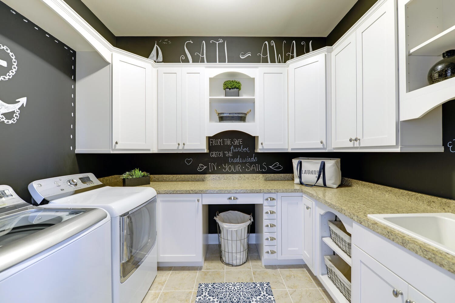 381 Reddenwood Rd