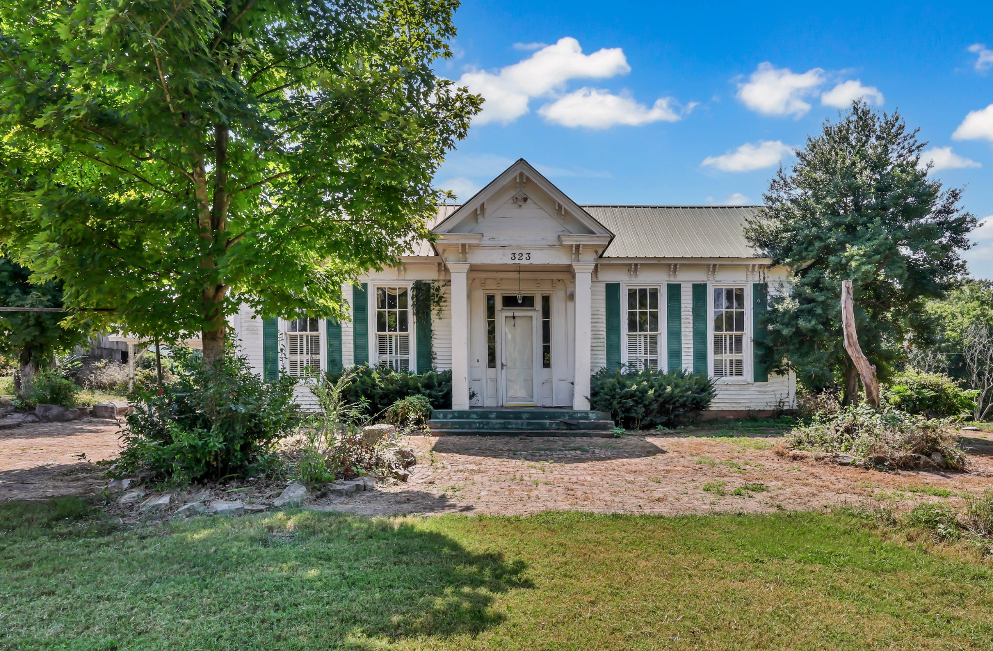 323 S Main St