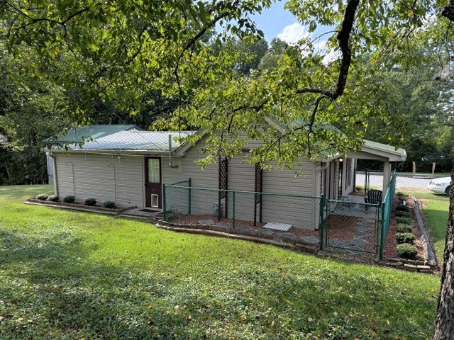 303 S Riverside Dr