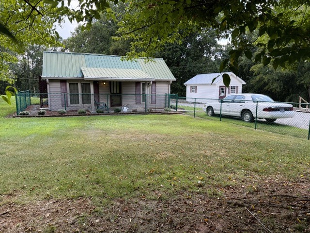303 S Riverside Dr