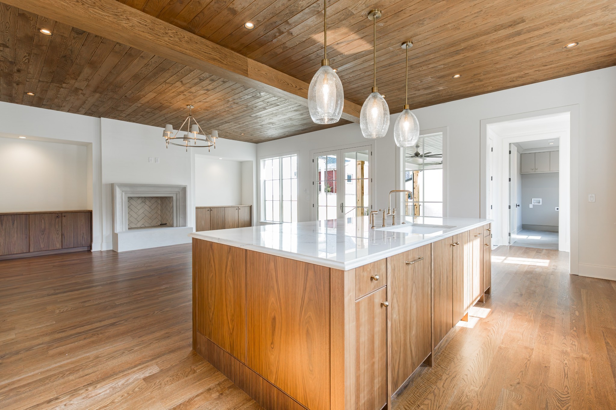 4118 Eden Ave