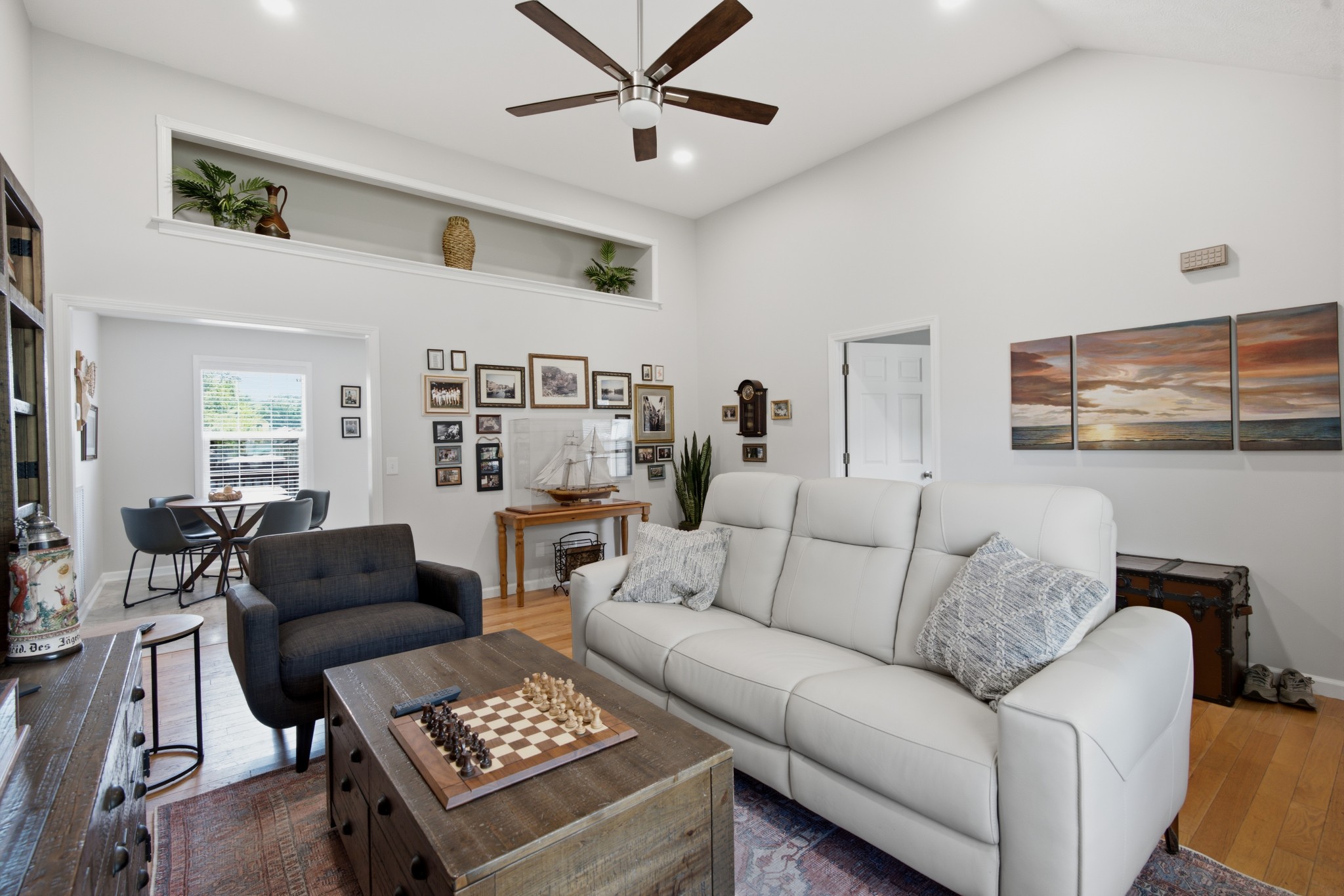 2095 Bolden Dr