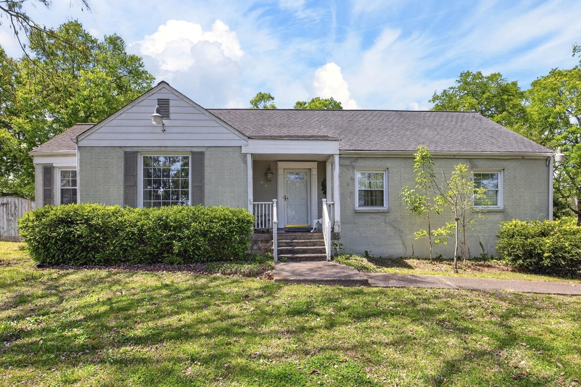118 S Graycroft Ave