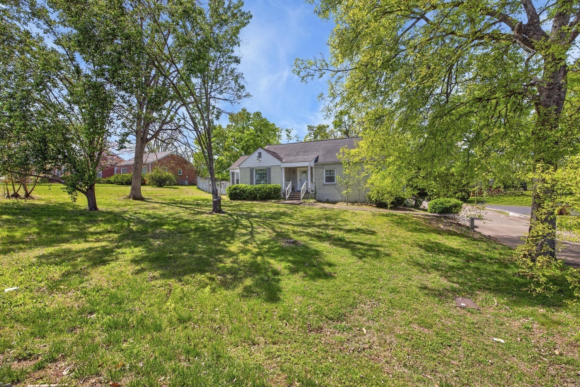 118 S Graycroft Ave