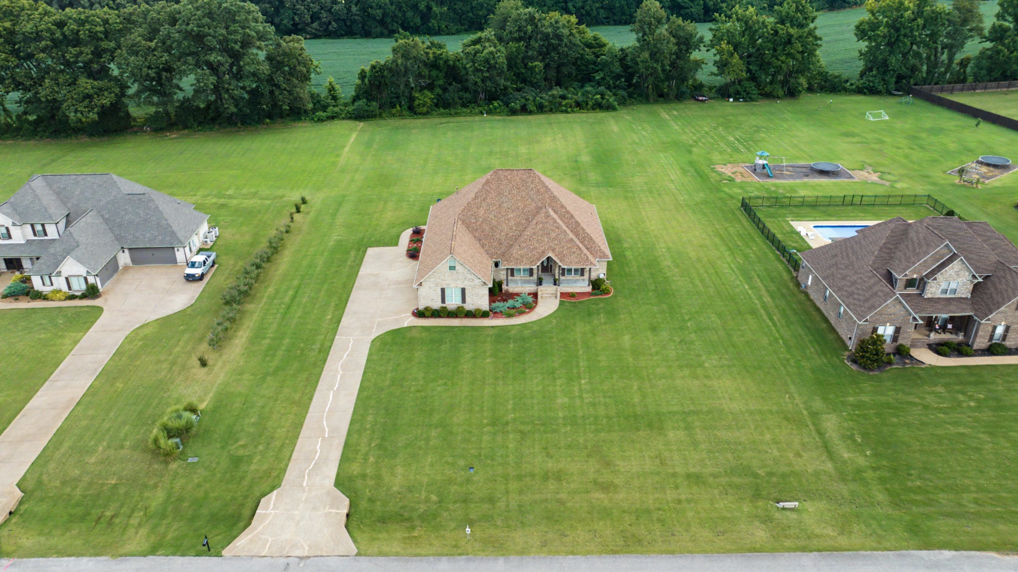 22 Hale Farm Rd